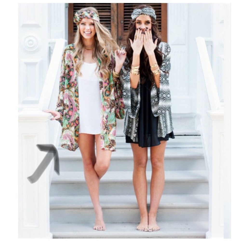 Show Me Your Mumu Texas Kimono in Paisley Palace💕